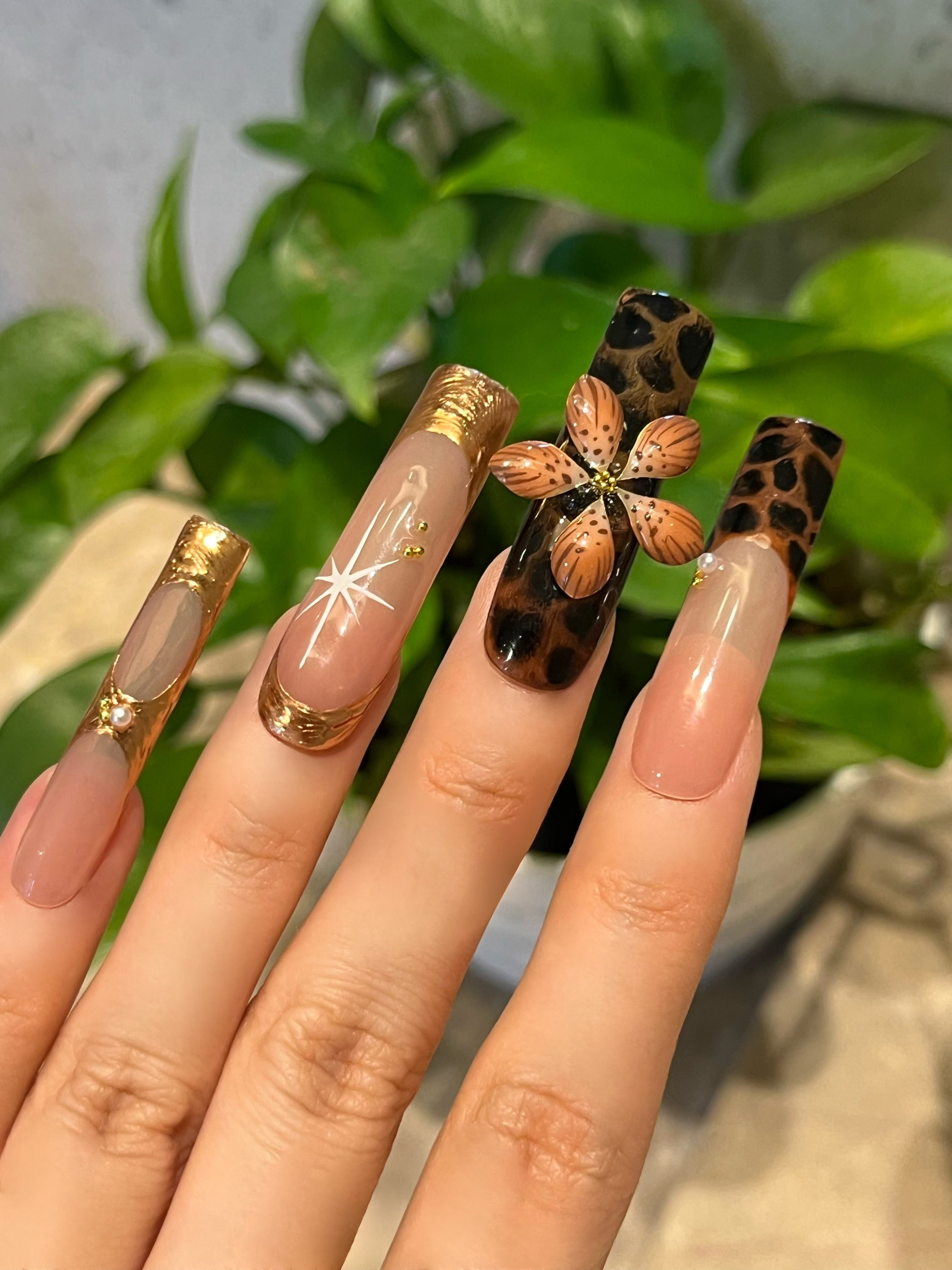 Wild Aur（Copper Wire Flower Luxury Style）